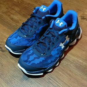 NWT Under Armour BGS Spine Disrupt Camo Sz 4.5